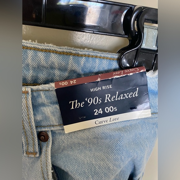 NWT Abercrombie and Fitch The 90’s Relaxed Jeans High Rise in Medium Wash - Picture 4 of 9